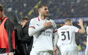Santiago Giménez gol AC Milan