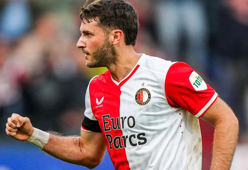 Santiago Giménez celebración Eredivisie
